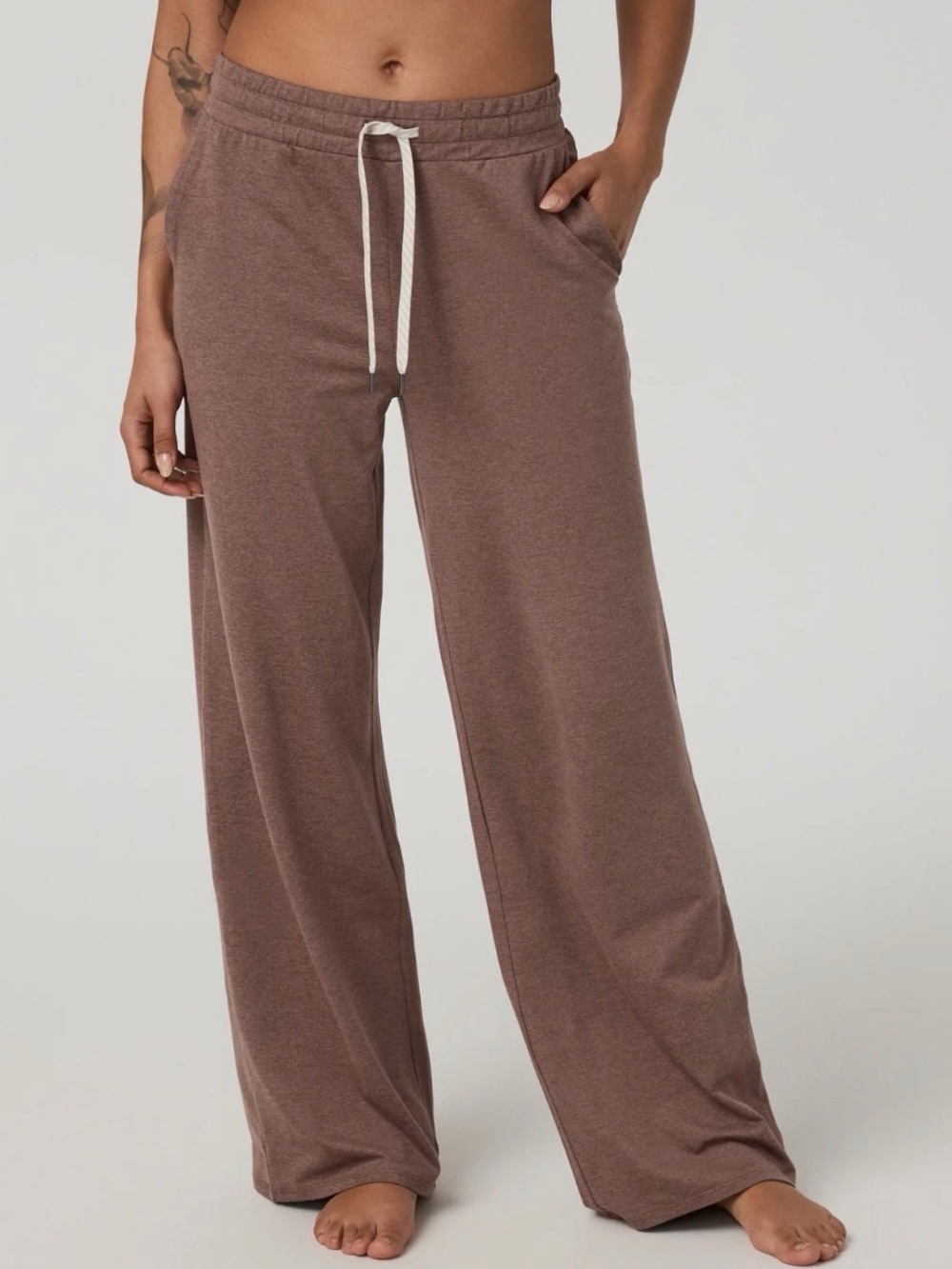 XS Vuori Halo Essential Wideleg Pant in Sable Heather